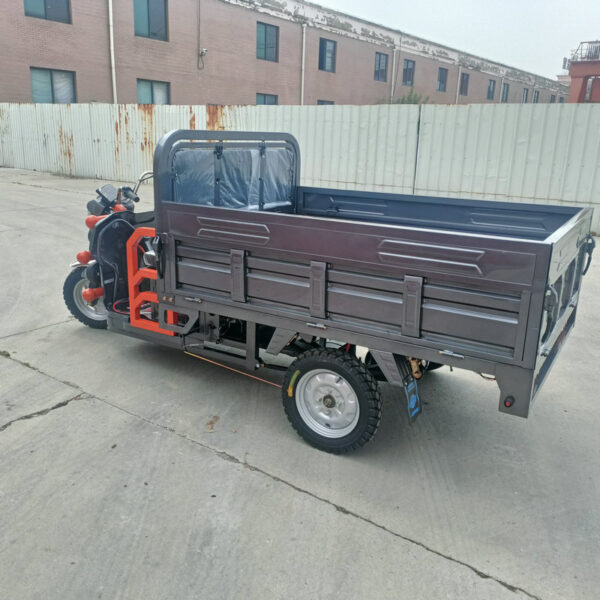 XCY-QD029 1.8m New Energy Electric Tricycle with Configuration Table - Image 3